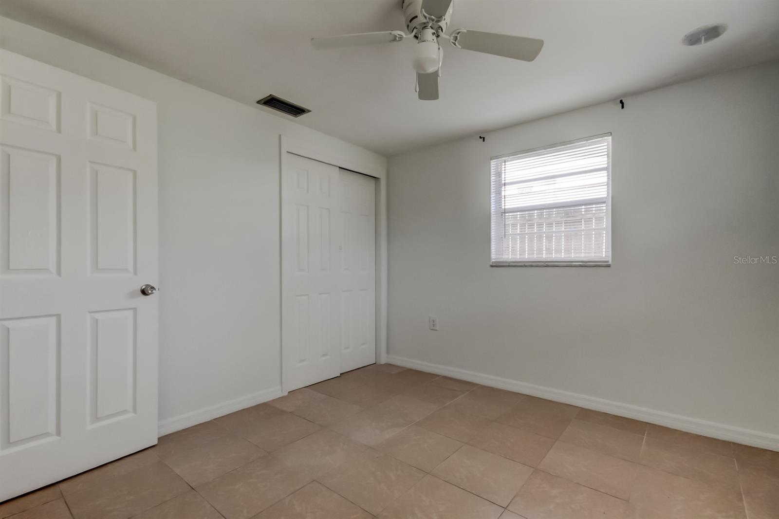 COLONIAL MANOR - Residential