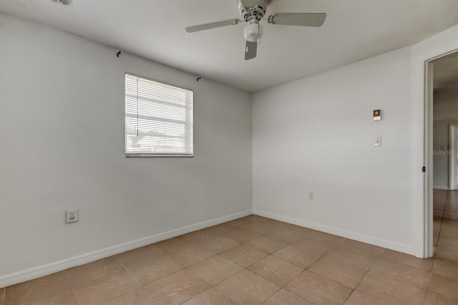 COLONIAL MANOR - Residential