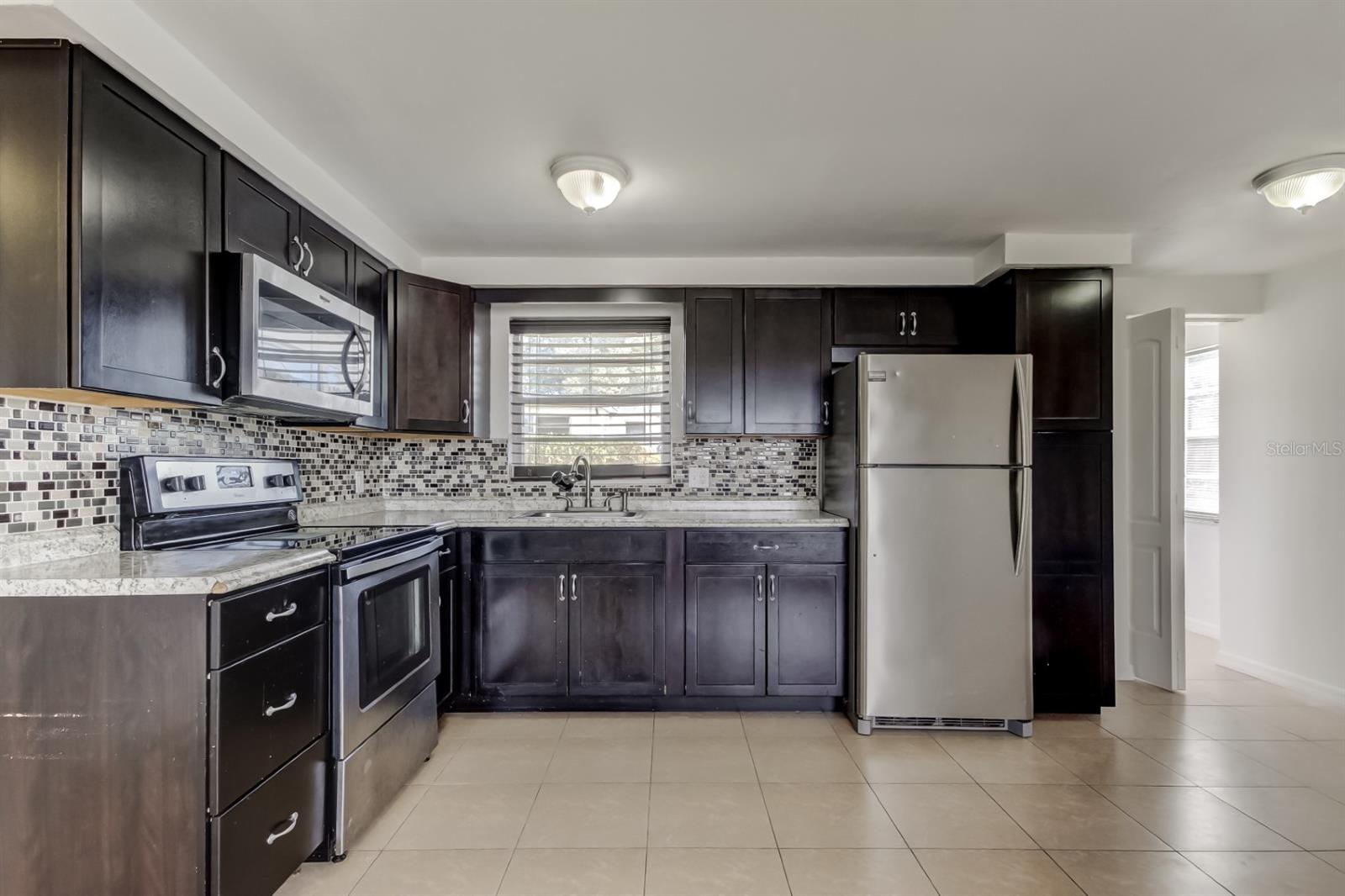 COLONIAL MANOR - Residential