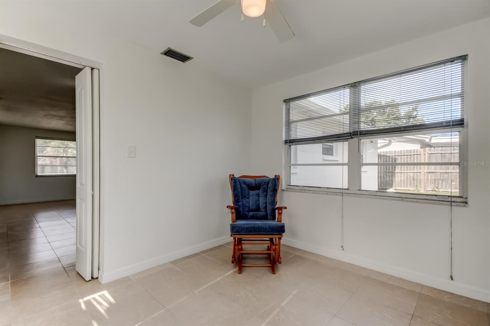 COLONIAL MANOR - Residential