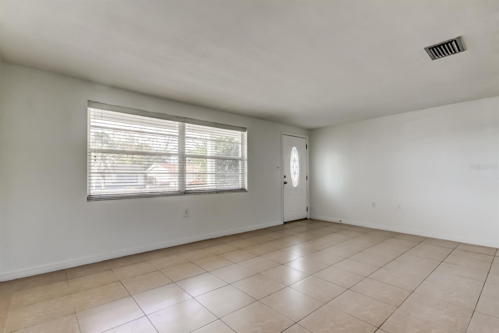 COLONIAL MANOR - Residential