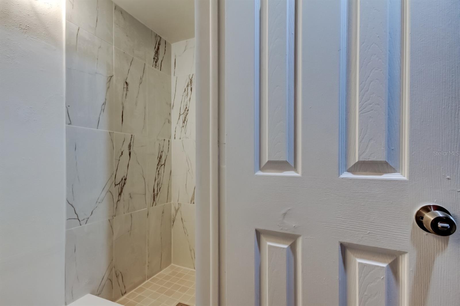 COLONIAL MANOR - Residential