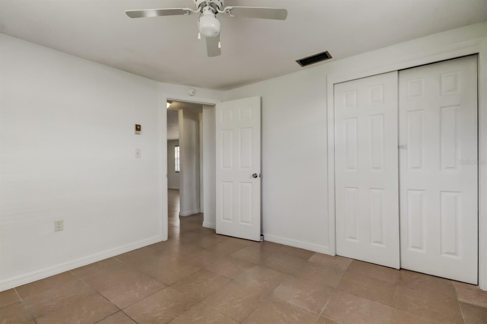 COLONIAL MANOR - Residential