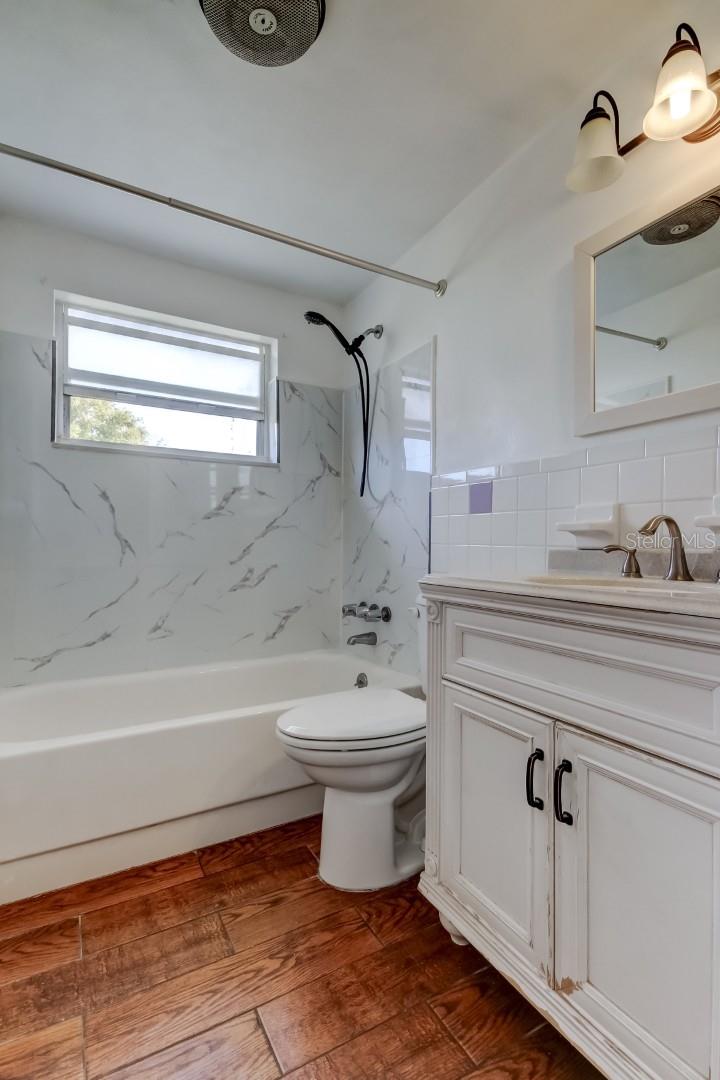 COLONIAL MANOR - Residential