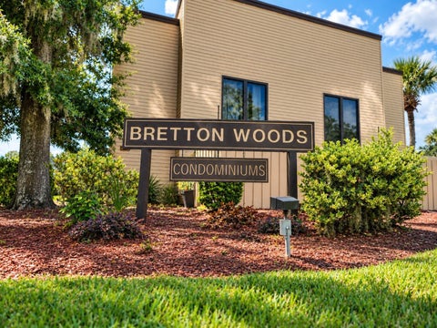 Tiny photo for 2432 NE 7th Street #6, Ocala, FL 34470 (MLS # OM732582)