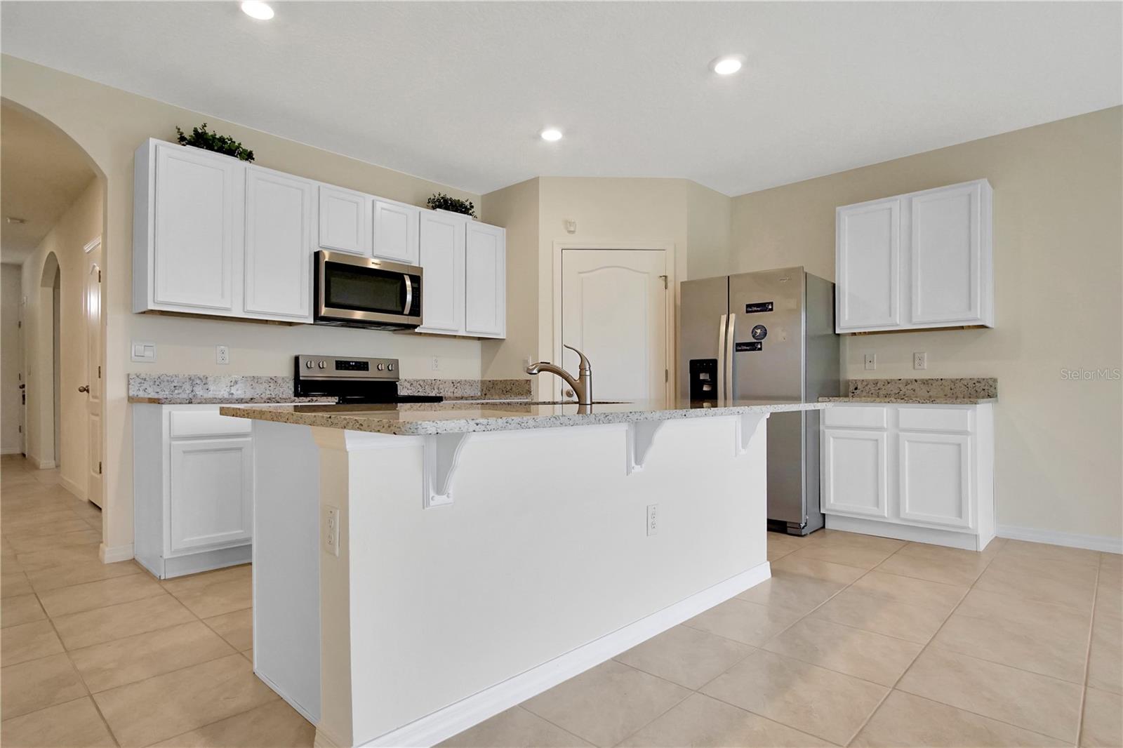 LAKE CHARLES RESIDENCE PH 1C - Residential Lease