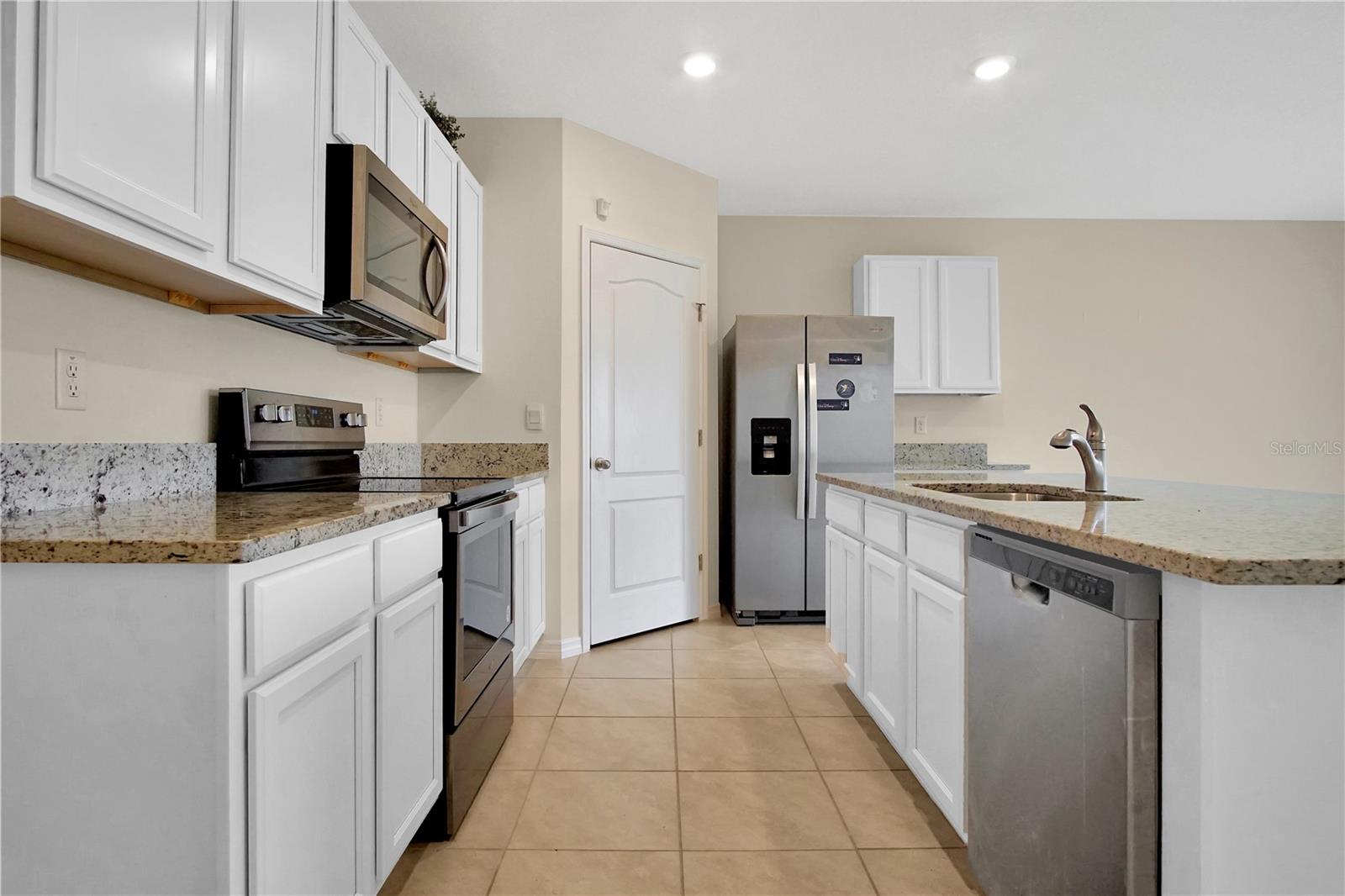 LAKE CHARLES RESIDENCE PH 1C - Residential Lease