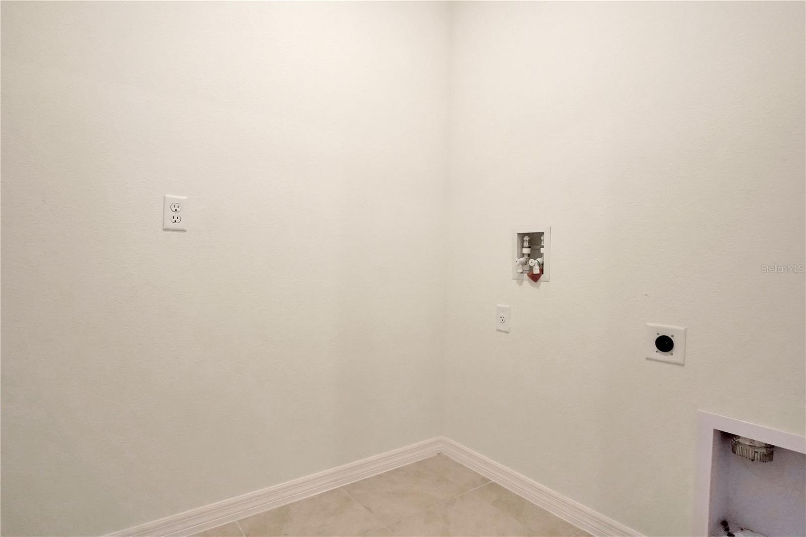 LAKE CHARLES RESIDENCE PH 1C - Residential Lease