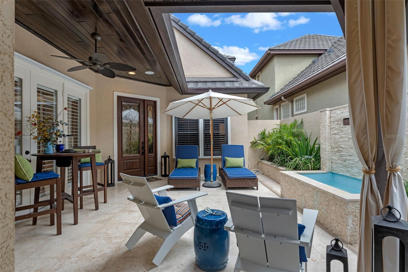 292 LAKE BRITTANY COURT