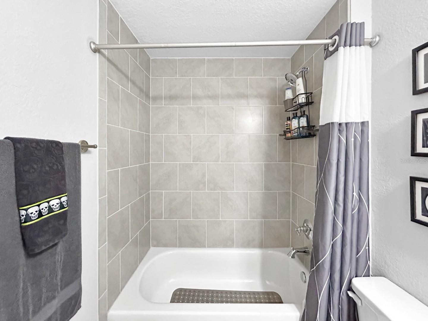 RAINBOW S END ESTATE - Residential