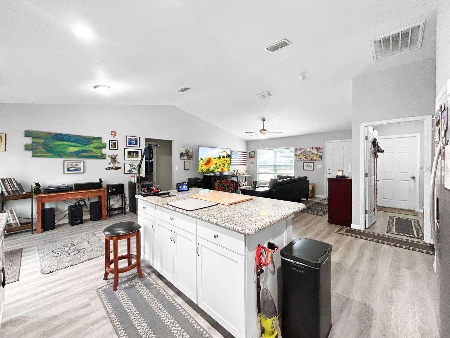 RAINBOW S END ESTATE - Residential