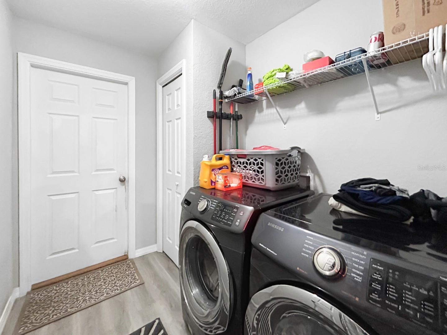 RAINBOW S END ESTATE - Residential