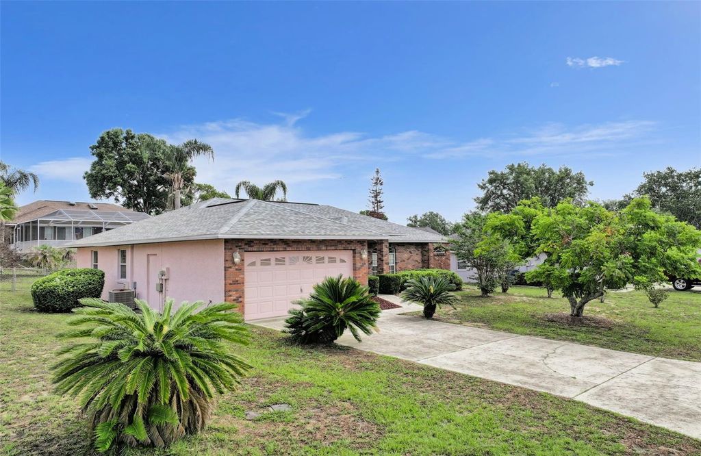 Photo of 933 Devonshire Way, Lake Wales, FL 33853 (MLS # P4938698)