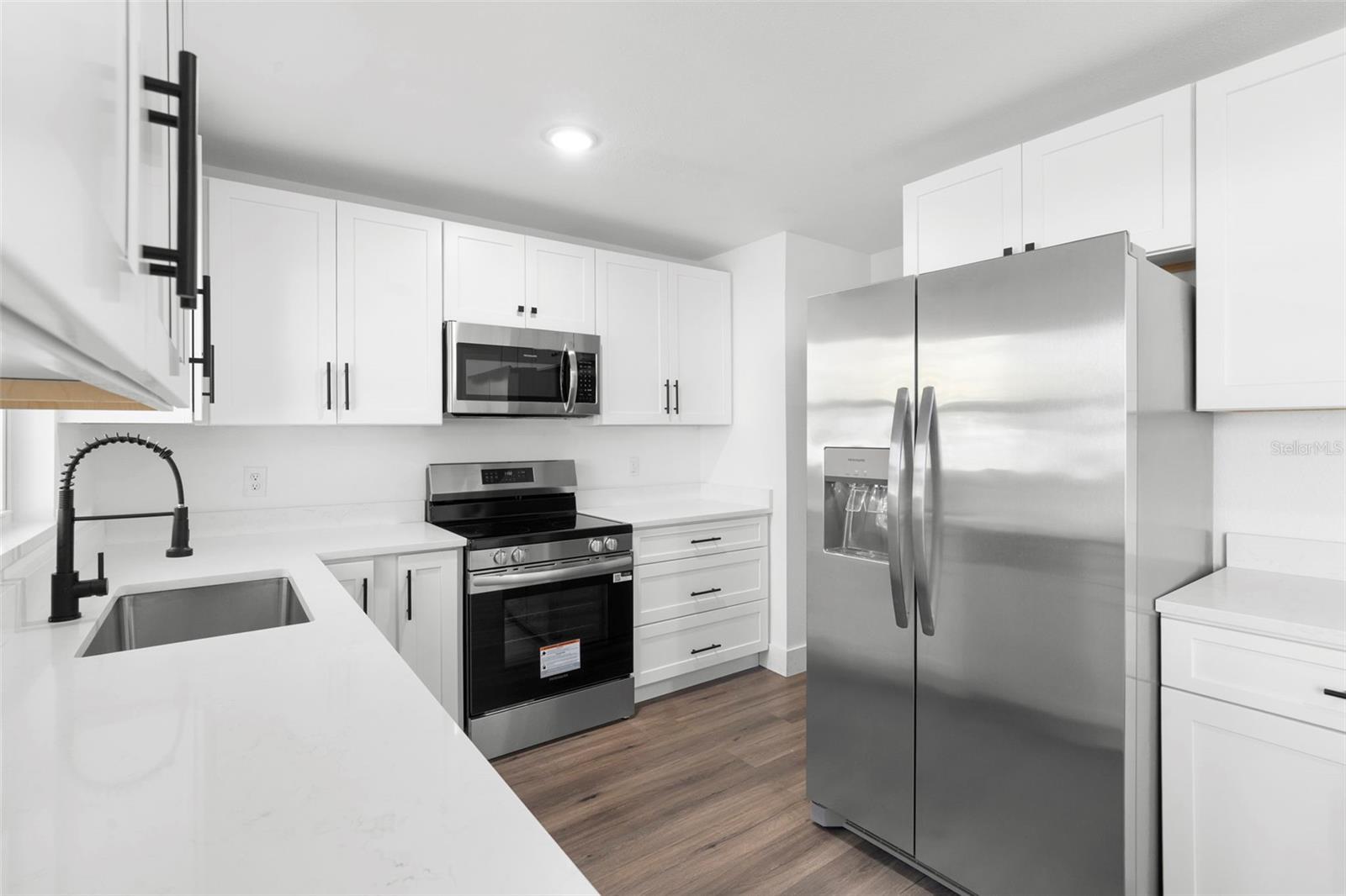 MALIBU GROVES TENTH ADD - Residential