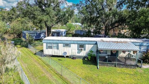 A home in LAKELAND