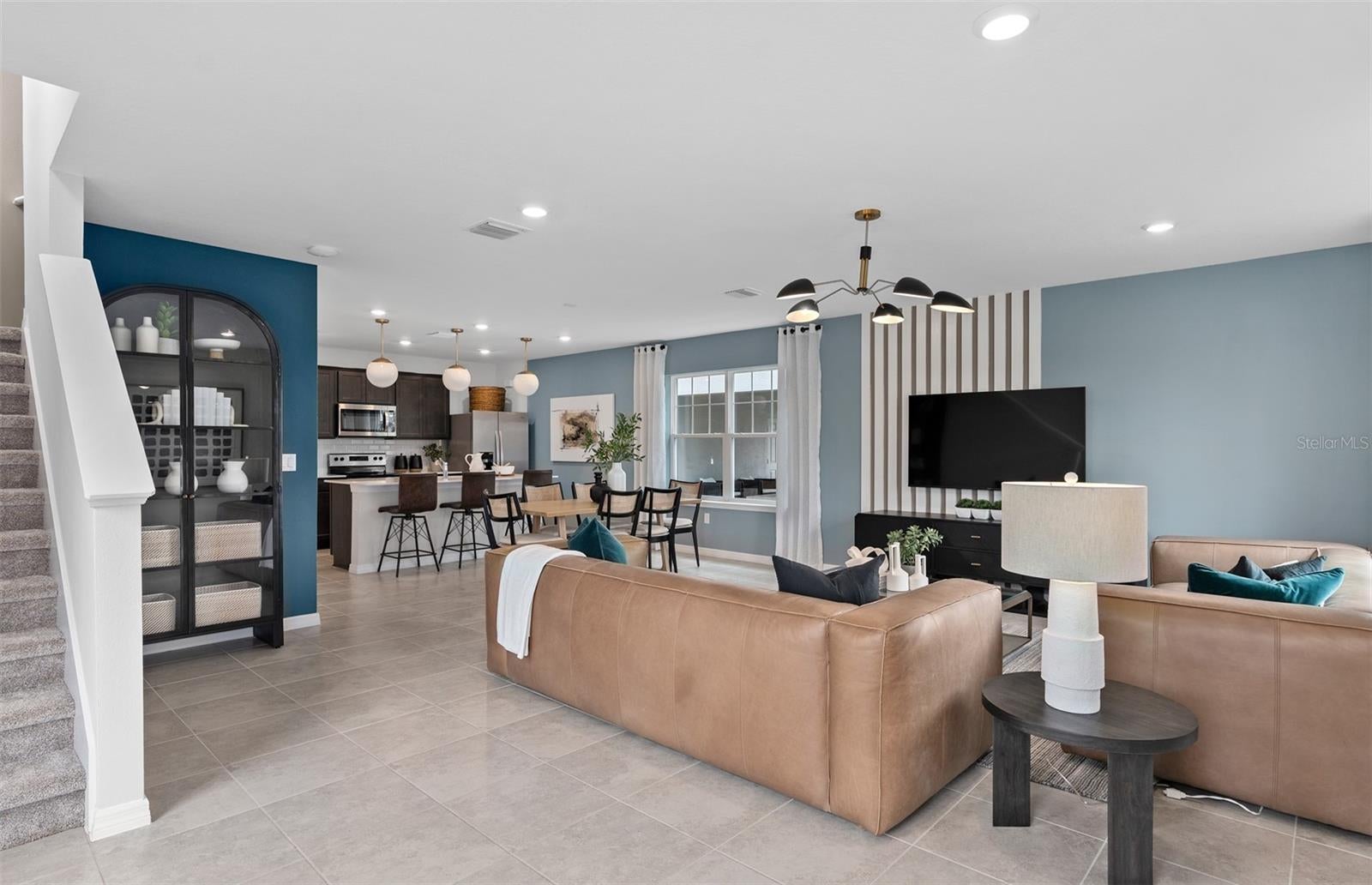 1024 LEMONGRASS ALLEY