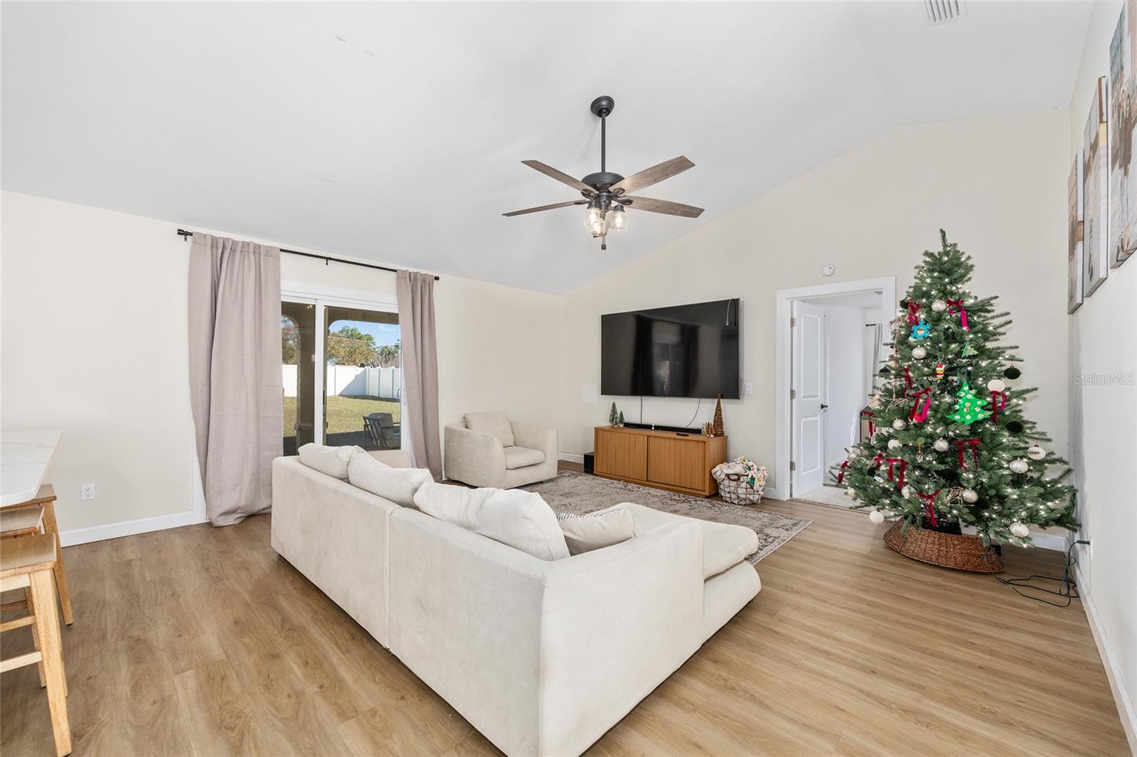 SILVER SPGS SHORES UN 07 - Residential