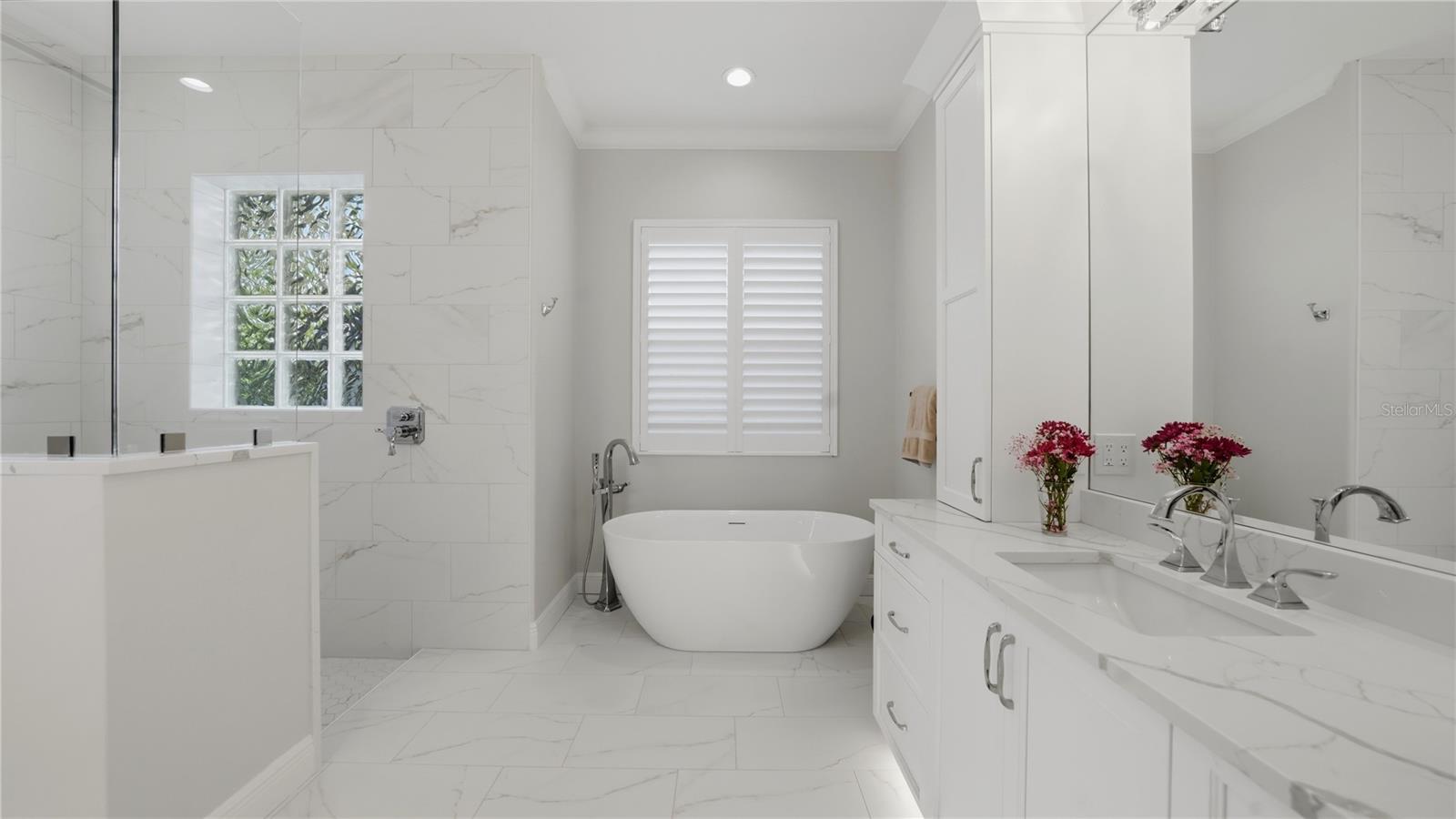 SOUTHPOINTE SHORES UNIT 1 - Residential