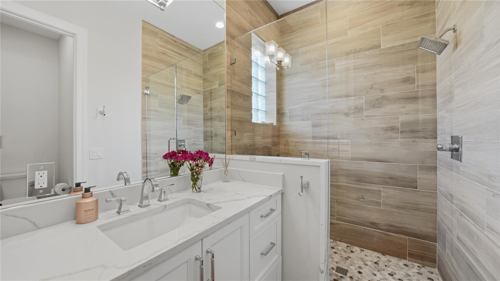 SOUTHPOINTE SHORES UNIT 1 - Residential