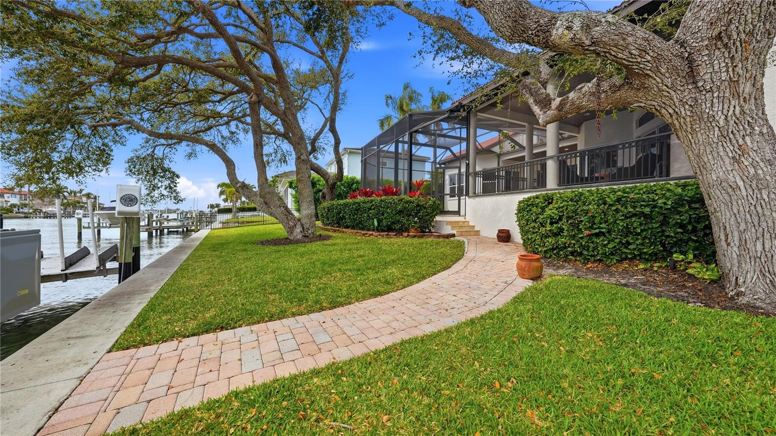 SOUTHPOINTE SHORES UNIT 1 - Residential