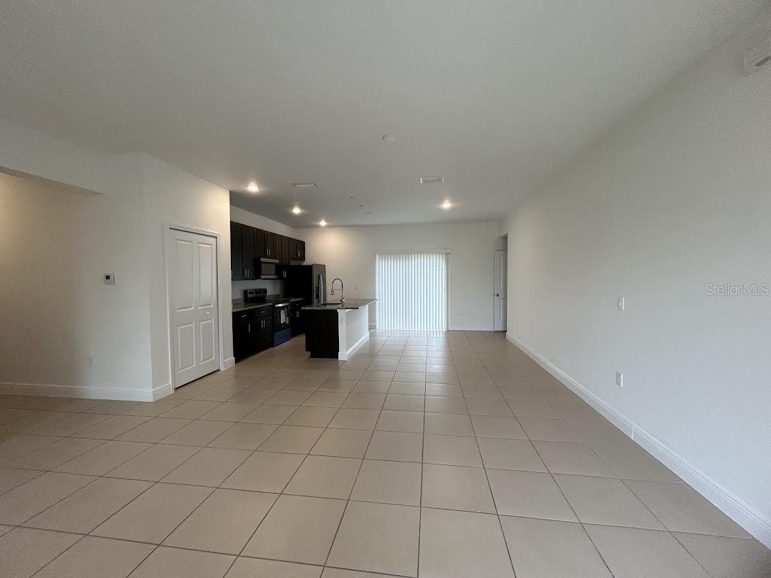 MARION OAKS UN 03 - Residential Lease