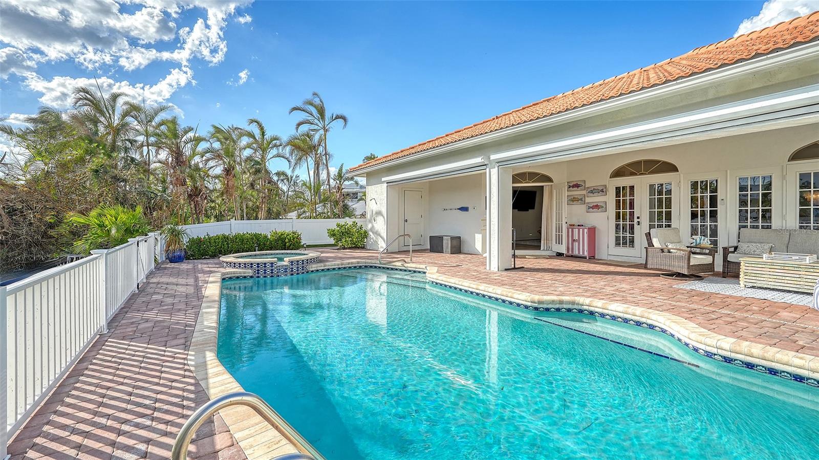 SAINT ARMANDS DIV JOHN RINGLING ESTATES - Residential