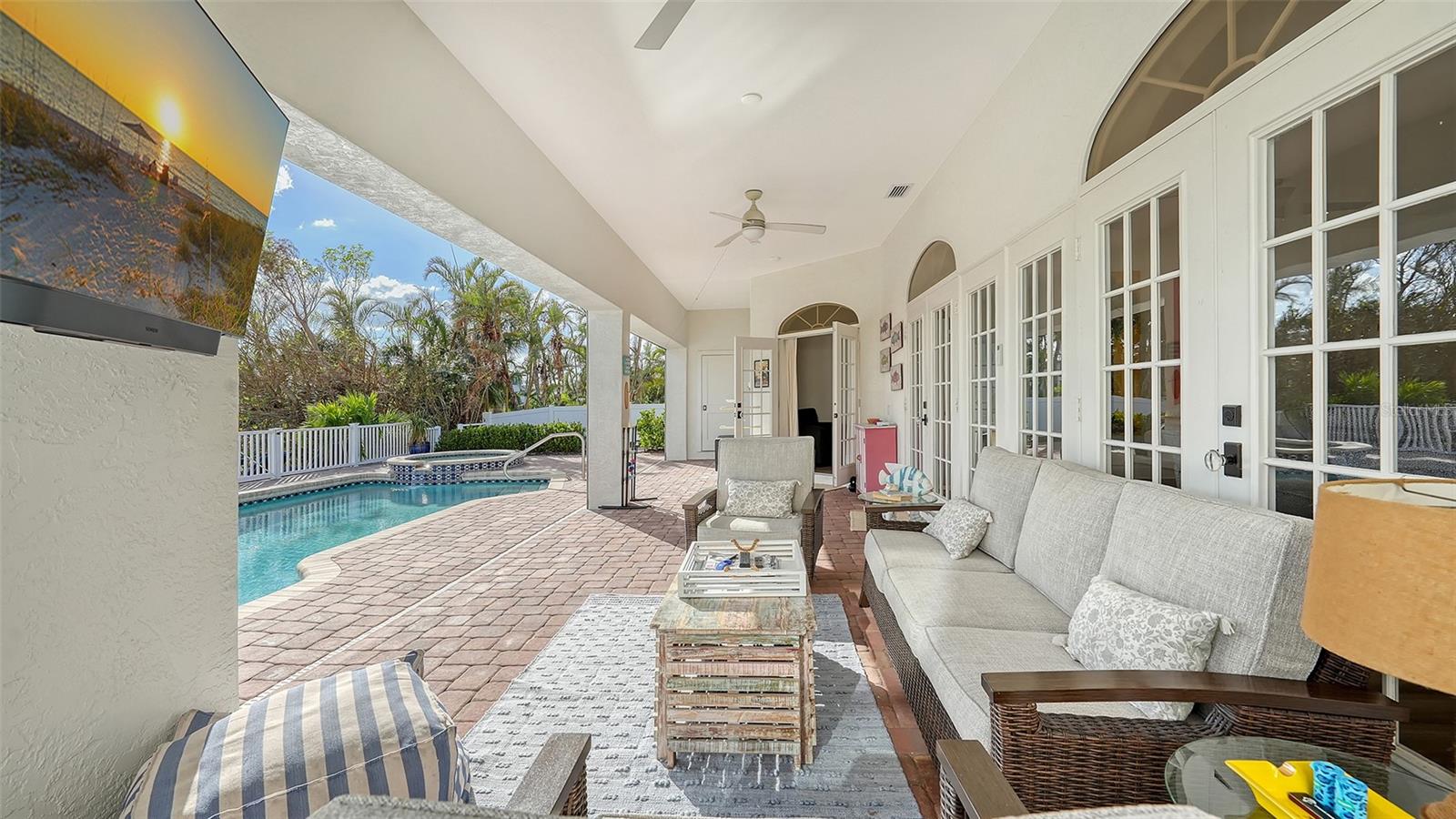 SAINT ARMANDS DIV JOHN RINGLING ESTATES - Residential