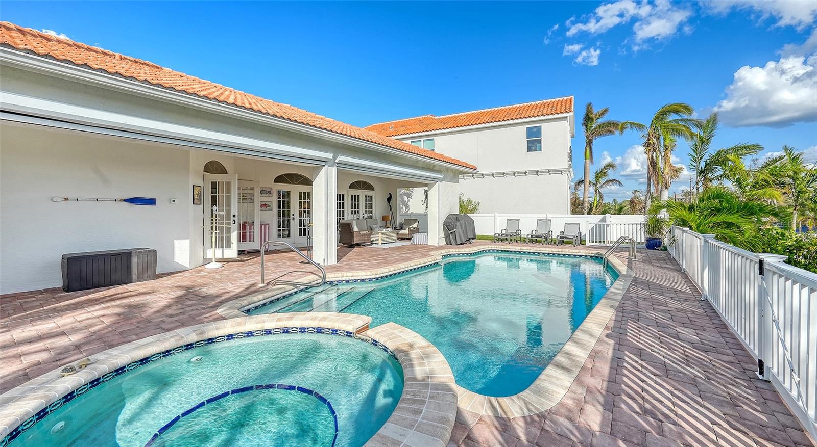 SAINT ARMANDS DIV JOHN RINGLING ESTATES - Residential
