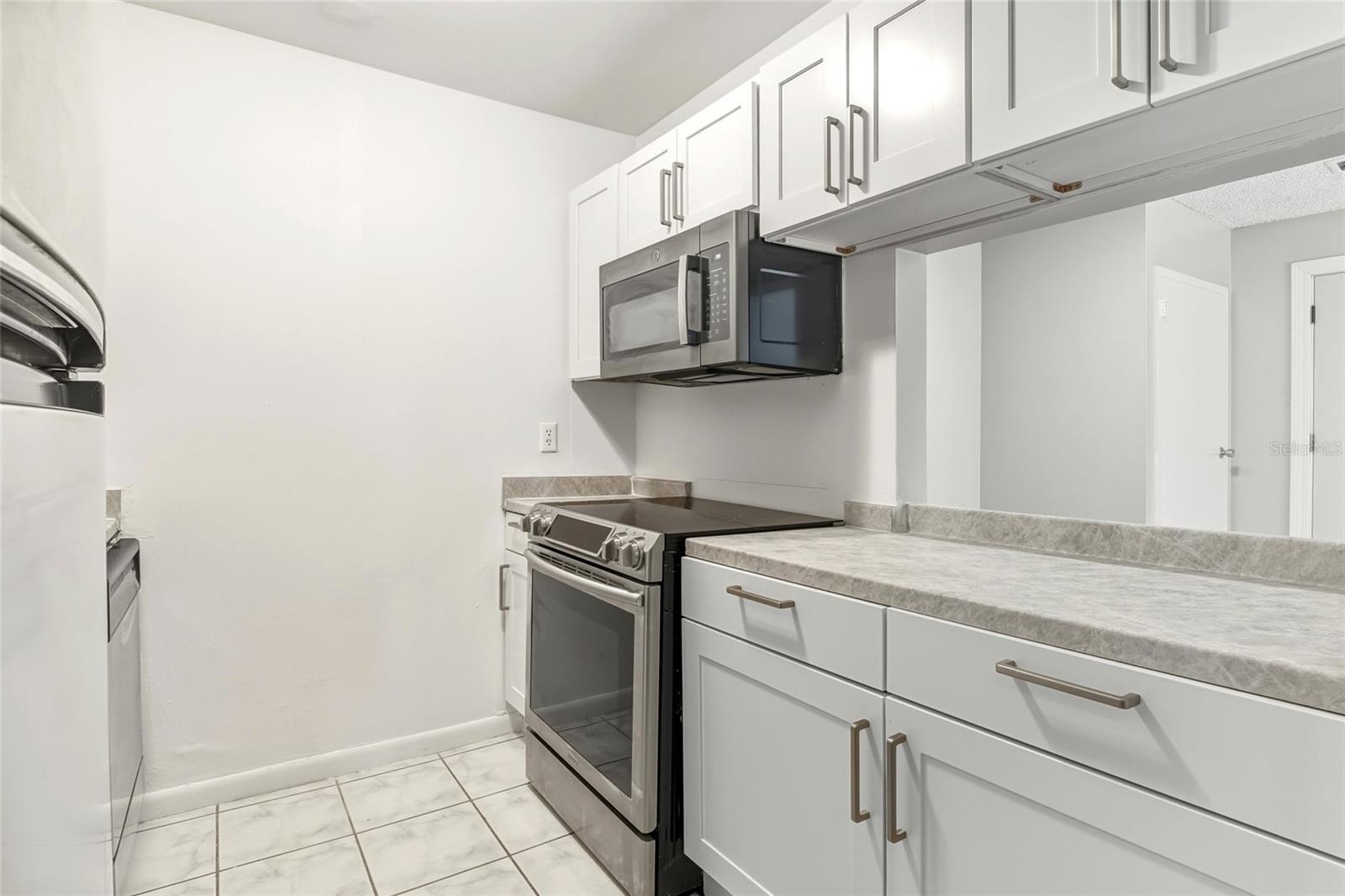 WIMBLEDON PARK CONDO 01 - Residential