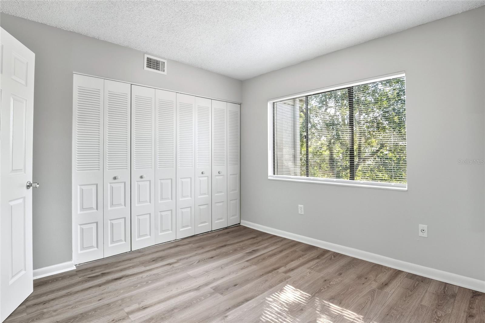 WIMBLEDON PARK CONDO 01 - Residential