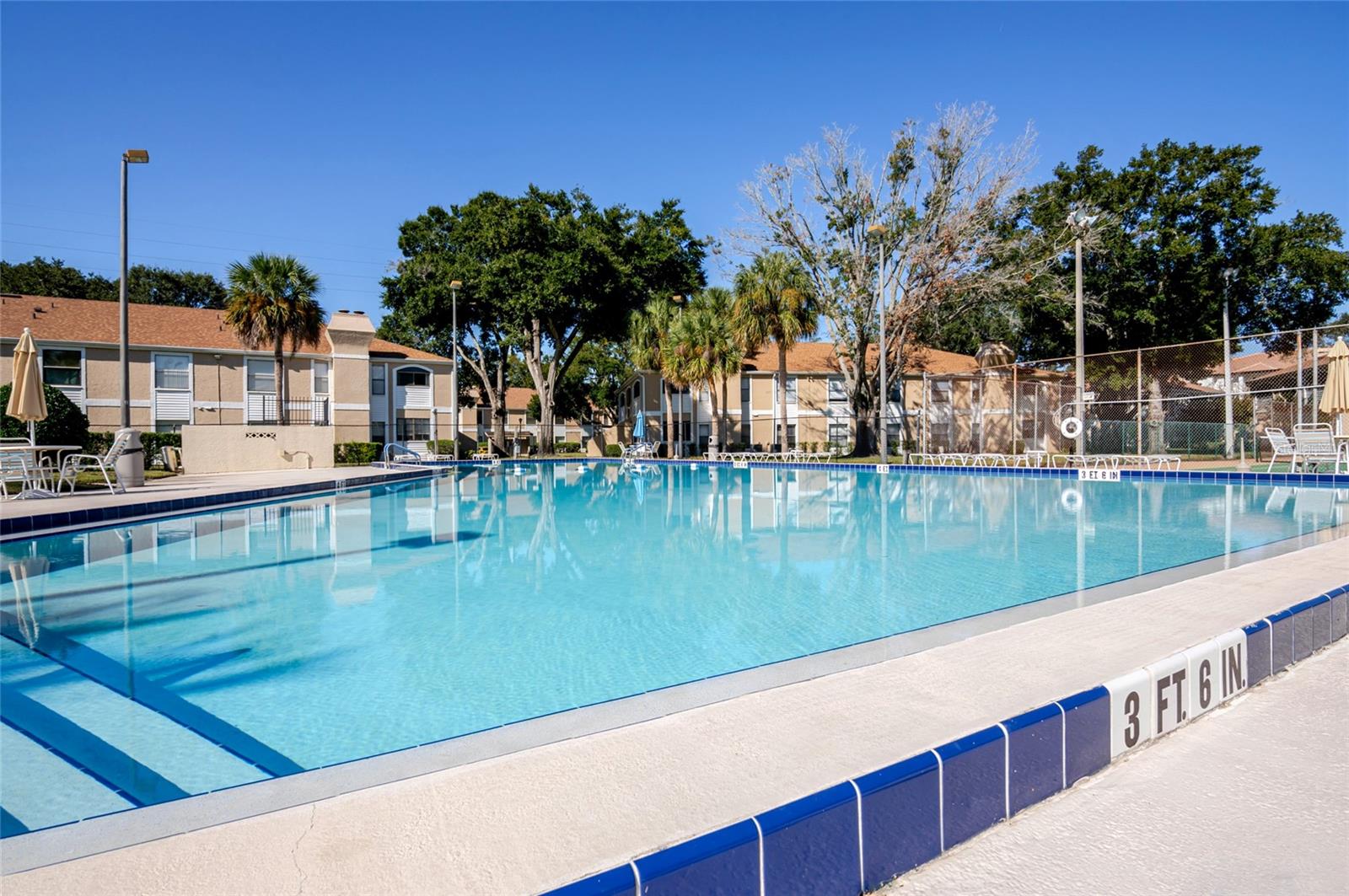 WIMBLEDON PARK CONDO 01 - Residential