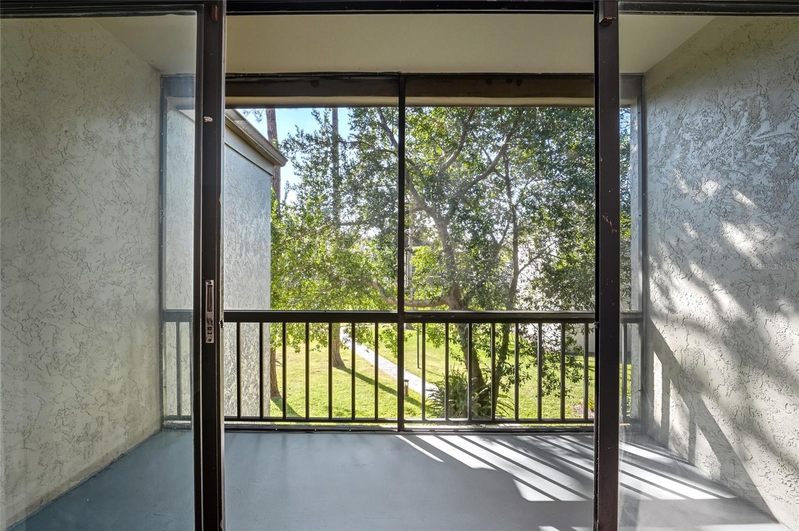 WIMBLEDON PARK CONDO 01 - Residential