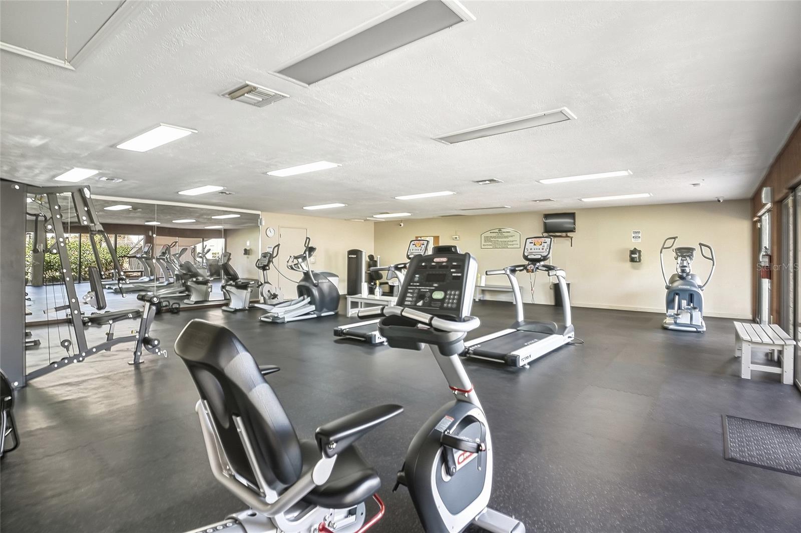 WIMBLEDON PARK CONDO 01 - Residential