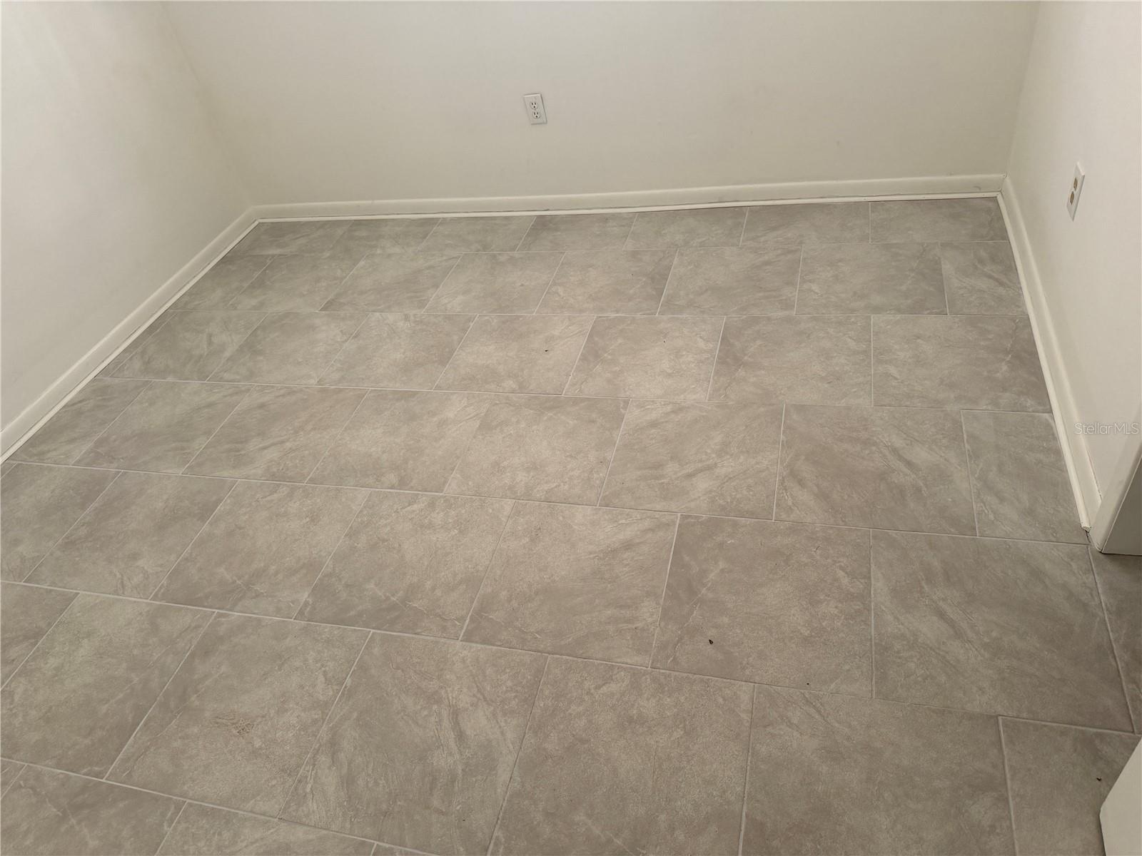 MEADOW OAKS UN 01 - Residential Lease