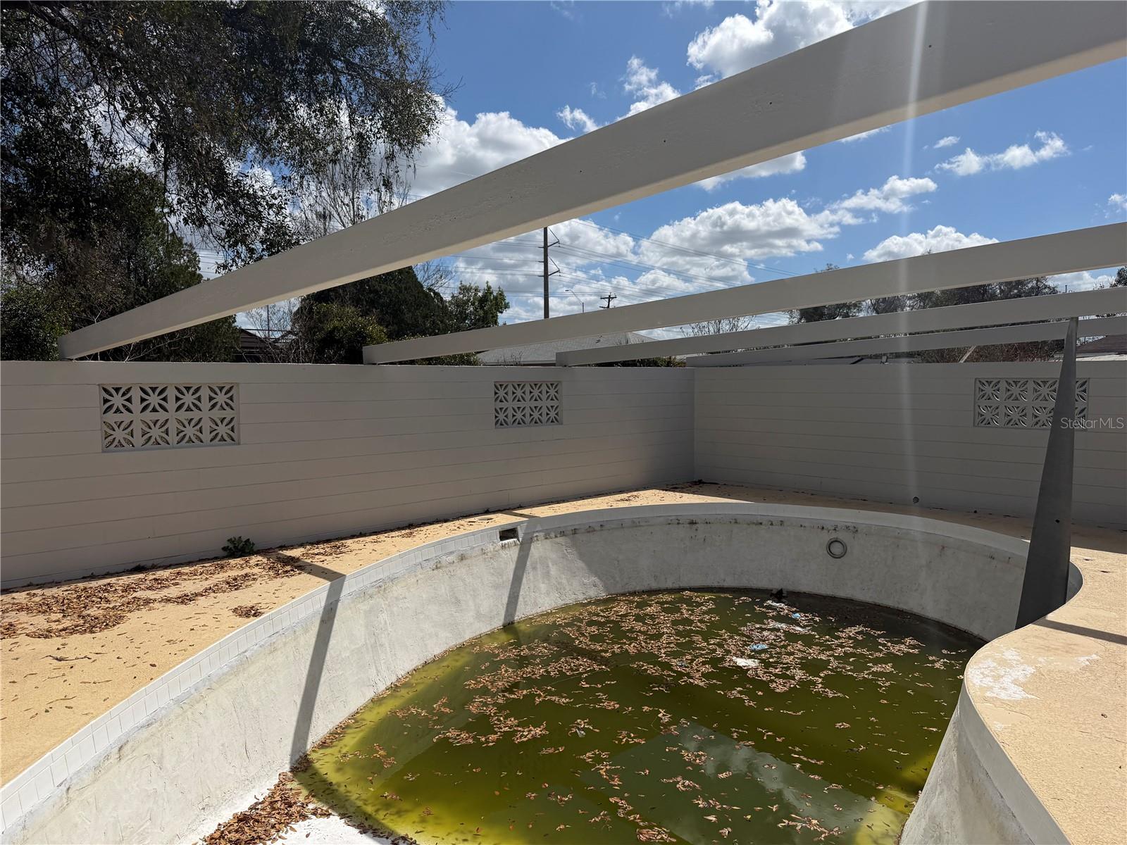 MEADOW OAKS UN 01 - Residential Lease