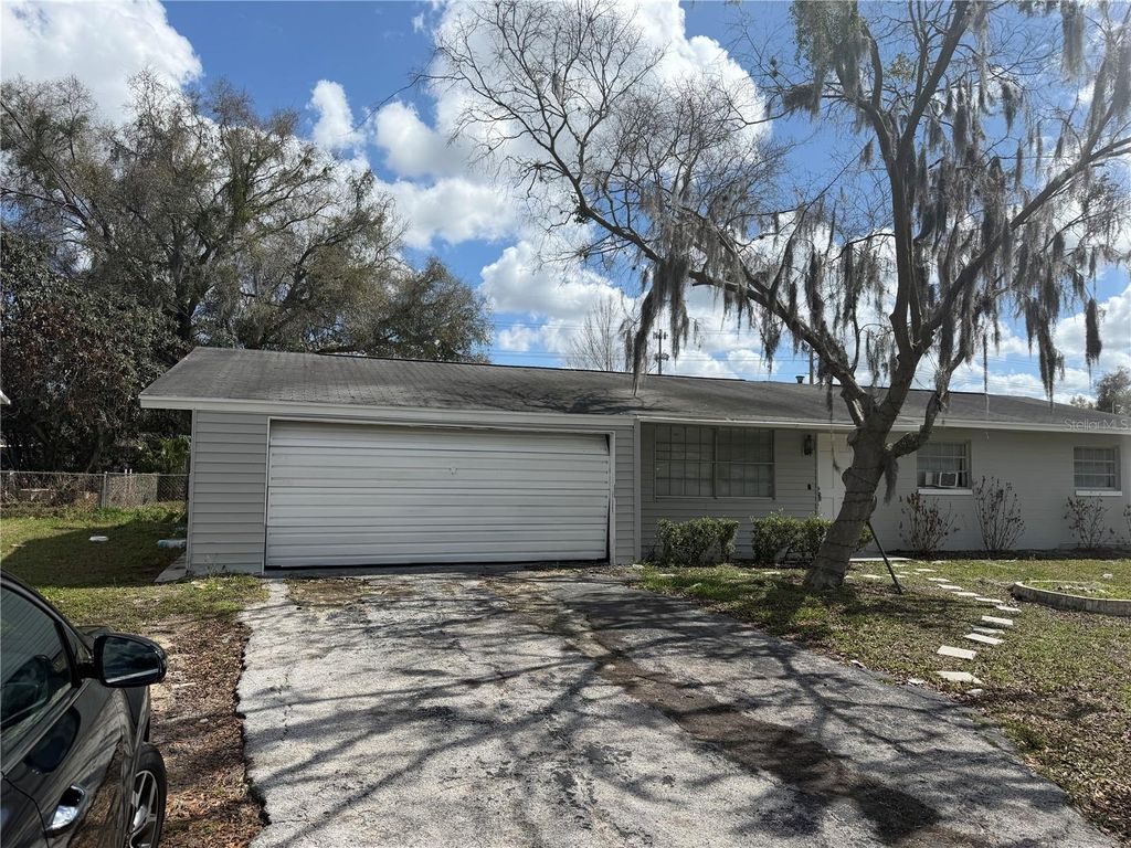 Photo of 2105 SW 38th Court, Ocala, FL 34474 (MLS # OM721221)