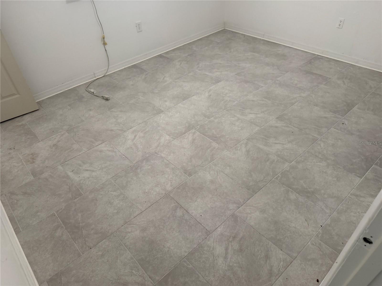 MEADOW OAKS UN 01 - Residential Lease