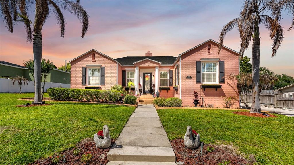 Photo of 212 Kenwith Road, Lakeland, FL 33803 (MLS # S5147033)