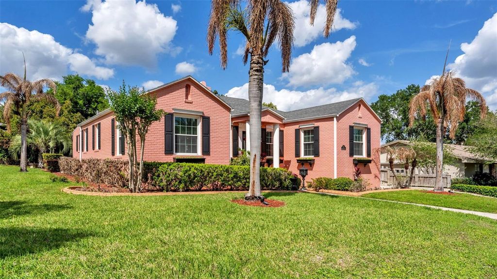 Photo of 212 Kenwith Road, Lakeland, FL 33803 (MLS # S5147033)