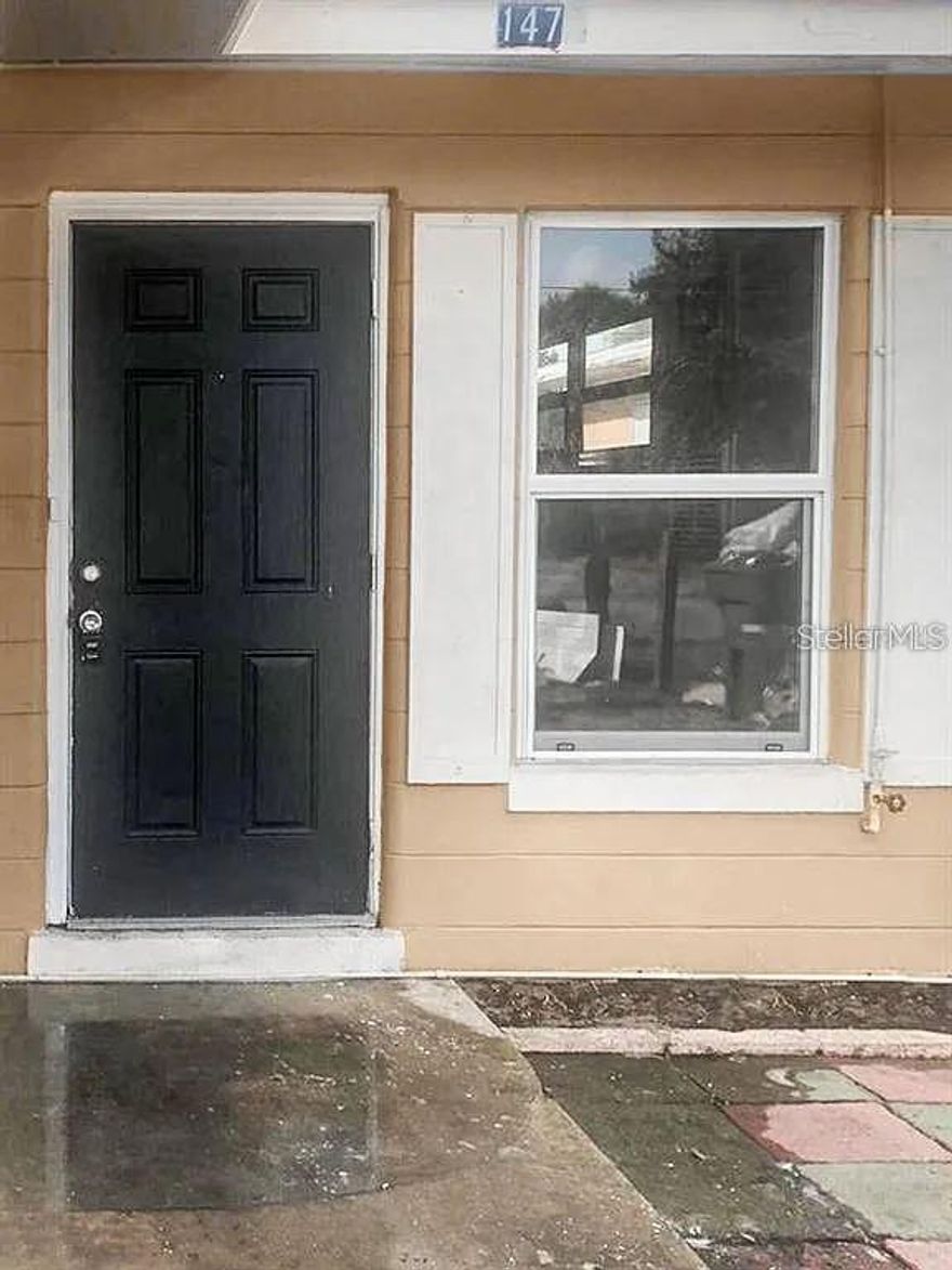AWESOME CONTEMPORARY HOUSE WITH AN AMAZING KITCHEN WITH GRANITE COUNTERTOP, TILE IN ALL HOUSE, APPLIANCES INCLUDED, YOU GOT TO COME AND VIEW IT TODAY