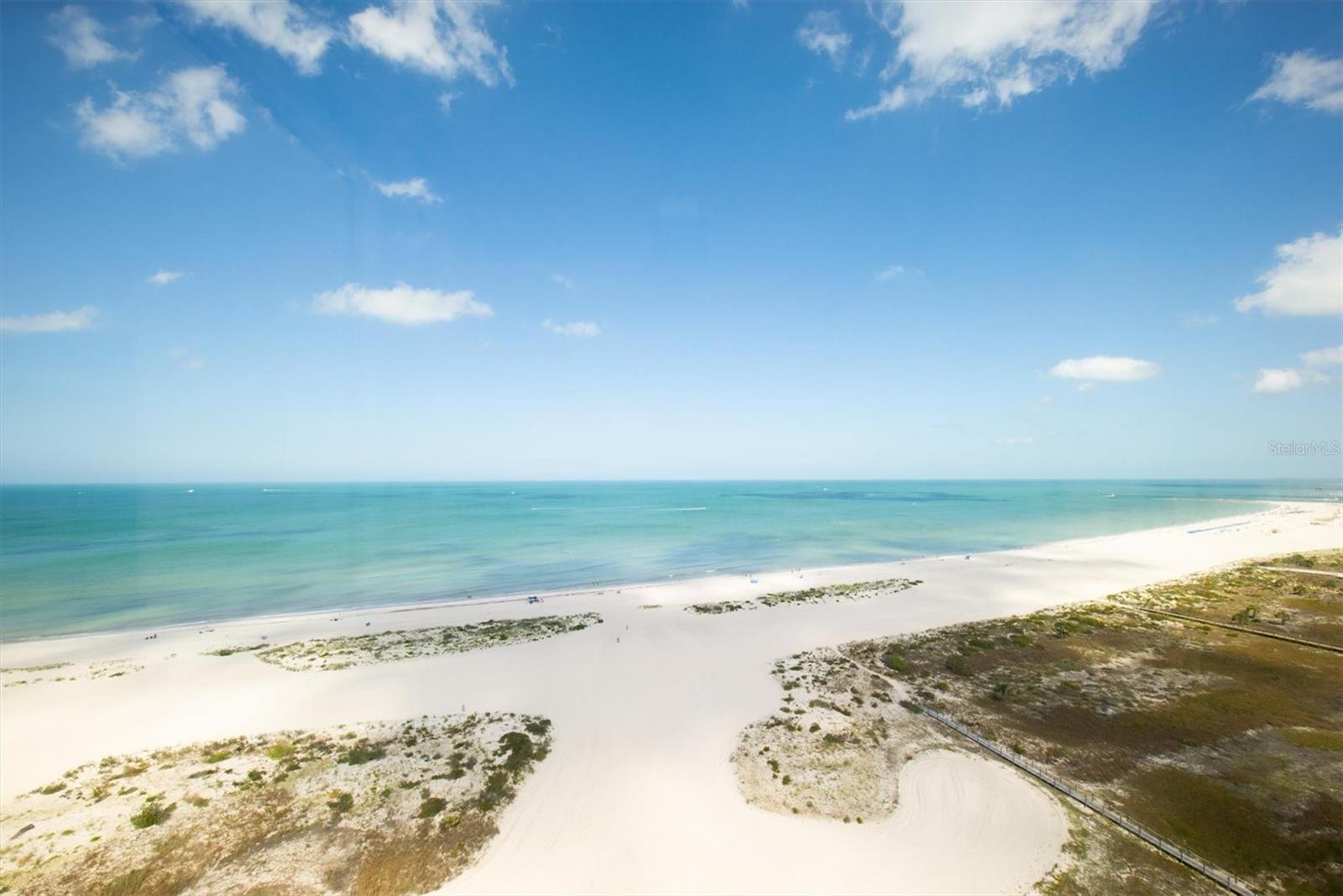 HARBOUR LIGHT TOWERS CONDO - Residential