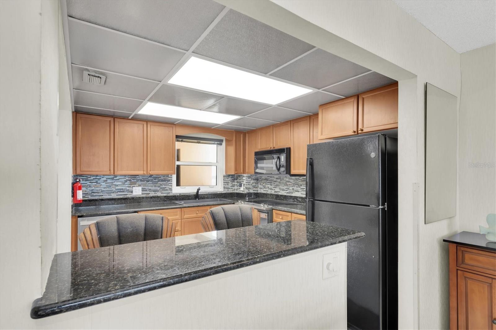 HARBOUR LIGHT TOWERS CONDO - Residential