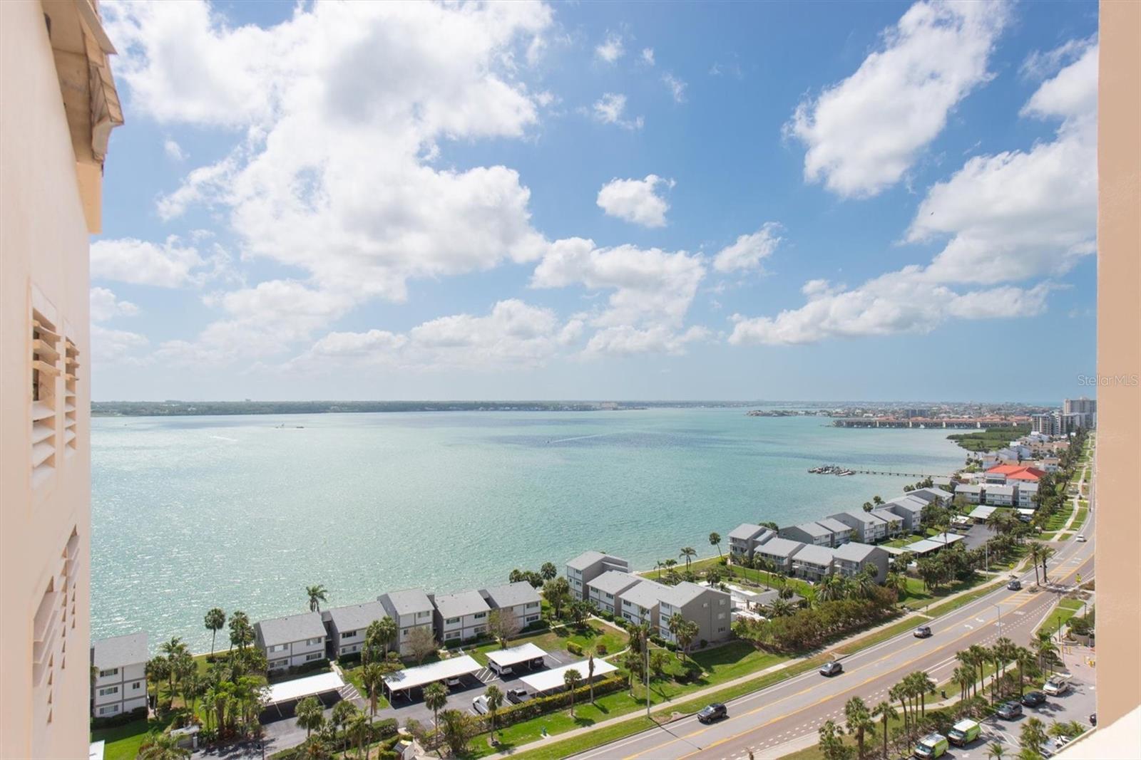 HARBOUR LIGHT TOWERS CONDO - Residential