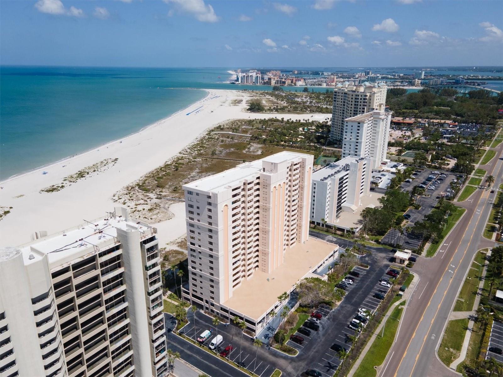 HARBOUR LIGHT TOWERS CONDO - Residential