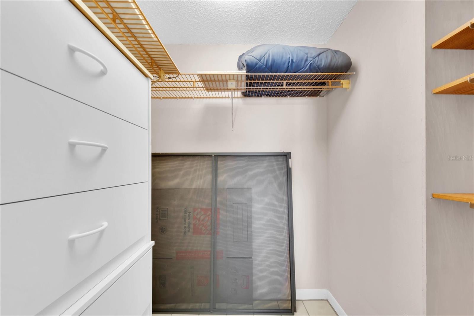 HARBOUR LIGHT TOWERS CONDO - Residential