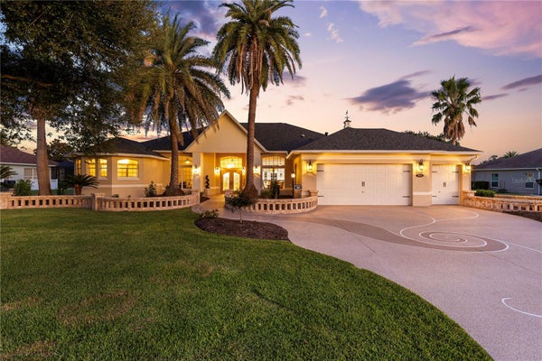 1800 SAINT JAMES CIR, THE VILLAGES, FL 32162 - Image 46fc10d7d3671ee7a7c6c59461cacdfd/3411927100
