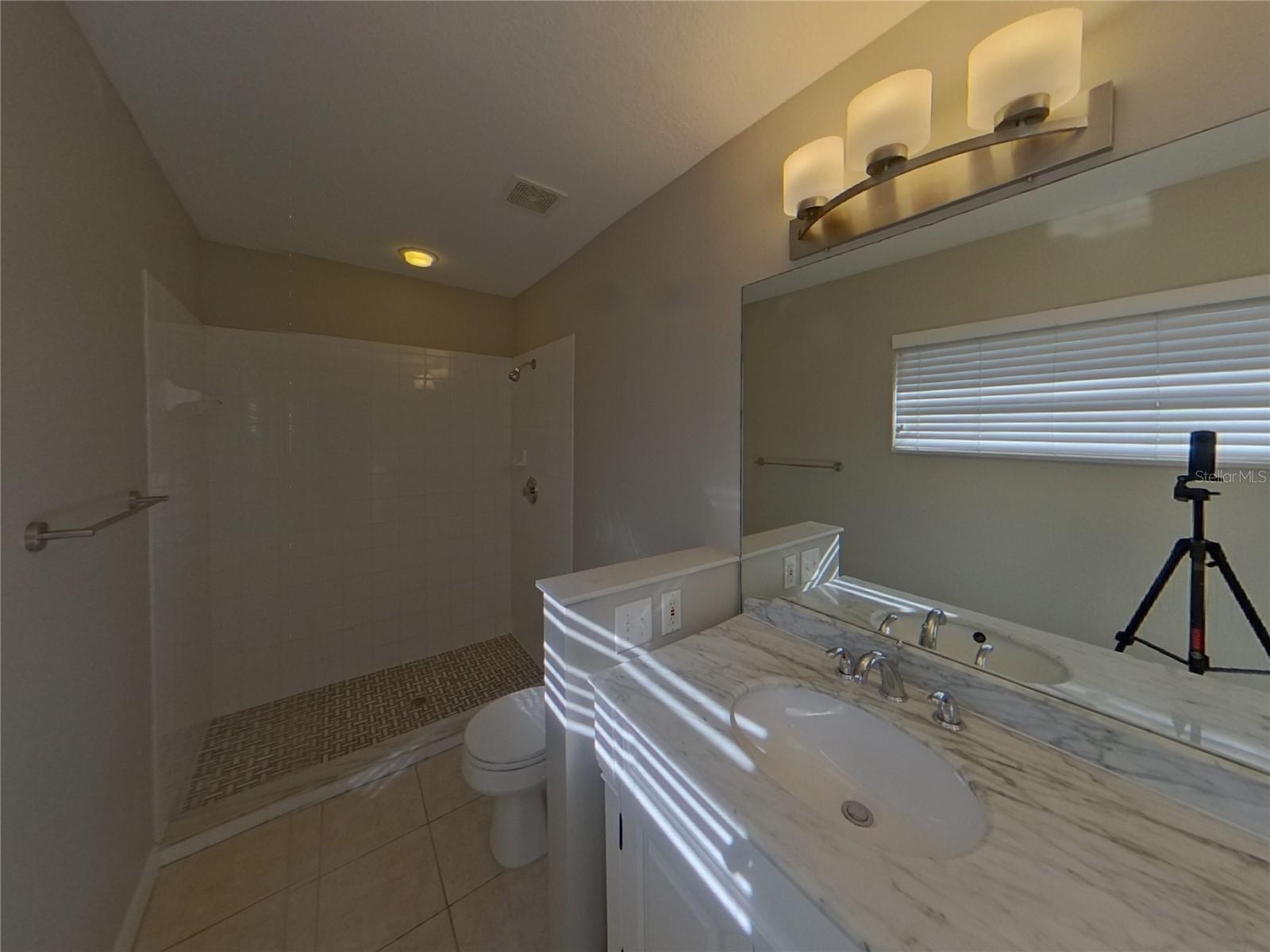 BRIARWOOD - Residential Lease