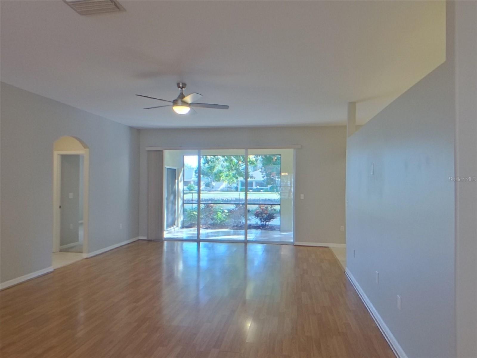 BRIARWOOD - Residential Lease