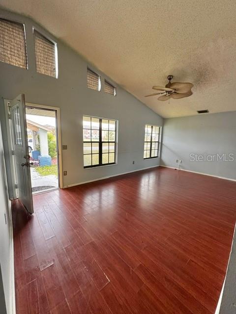 THE LAKES - Residential