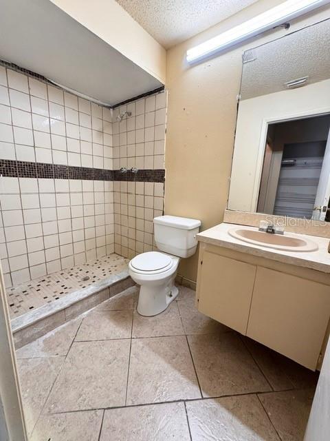 THE LAKES - Residential